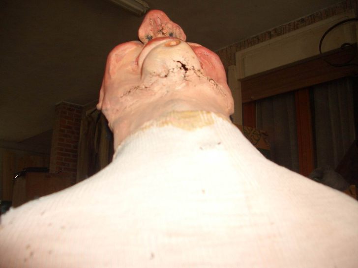 Personaggio 2 durante il restauro